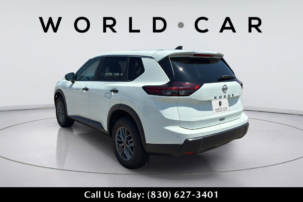 Used 2025 Nissan Rogue S FWD image 10