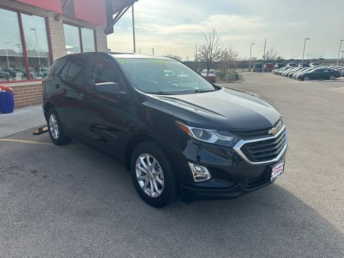 Used 2021 Chevrolet Equinox LS image 3