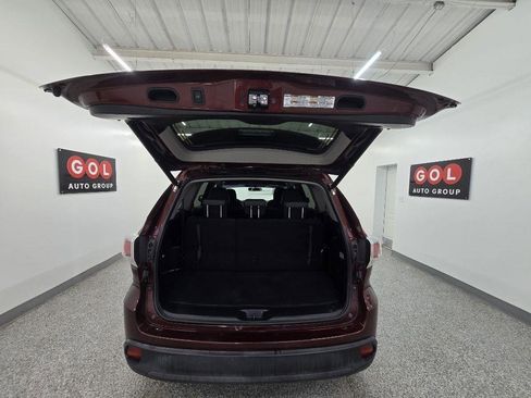 Used 2016 Toyota Highlander Plus FWD image 16