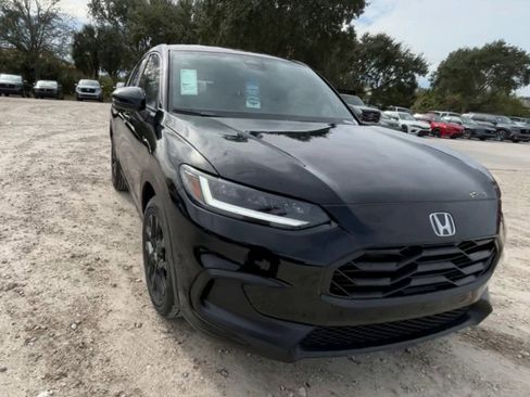 Used 2024 Honda HR-V Sport image 3