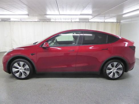Used 2021 Tesla Model Y 2WD image 4