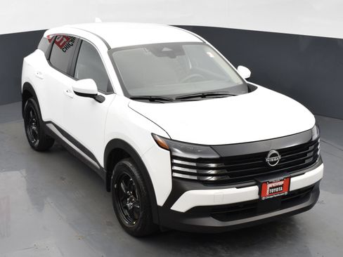 Used 2025 Nissan Kicks SV w/ Illumination Package FWD image 23