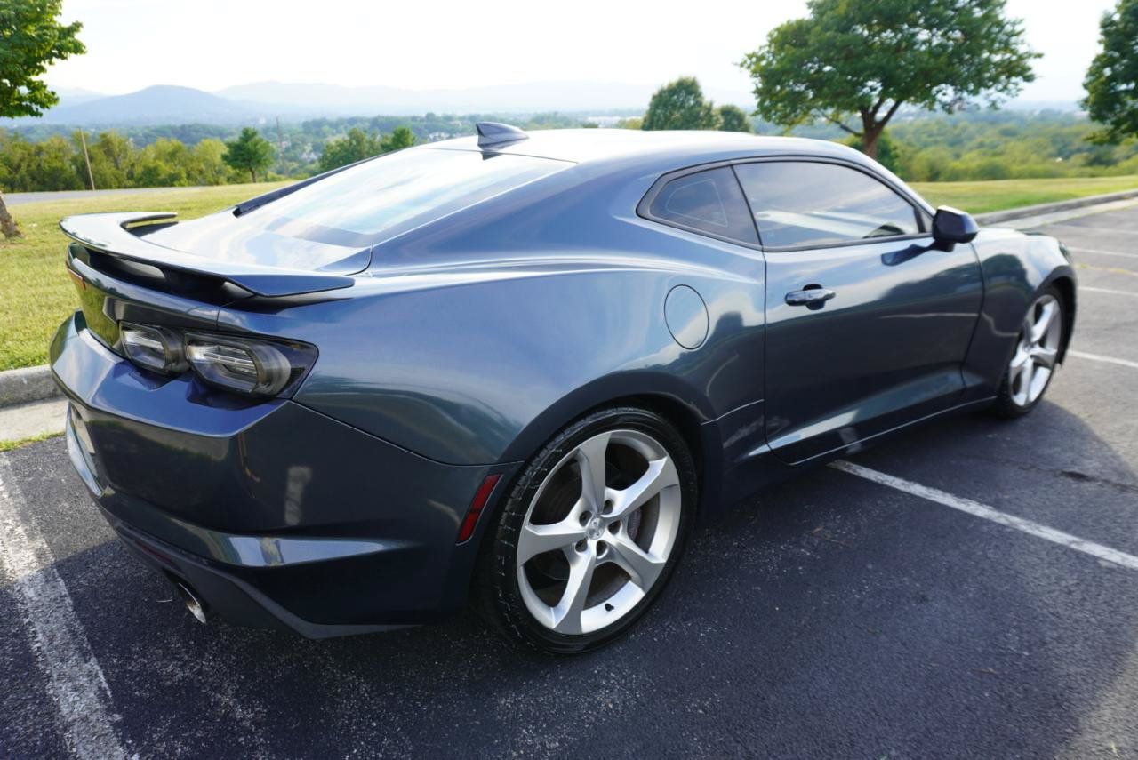 Used 2020 Chevrolet Camaro SS RWD image 13