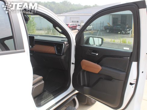 Certified 2025 GMC Canyon AT4 AWD/4WD image 25