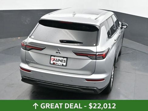 Used 2025 Mitsubishi Outlander ES image 43