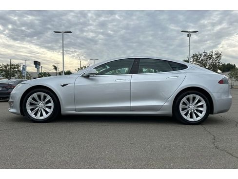Used 2018 Tesla Model S 75D image 2