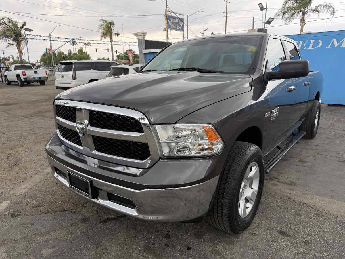 Used 2019 RAM 1500 Classic SLT RWD image 3
