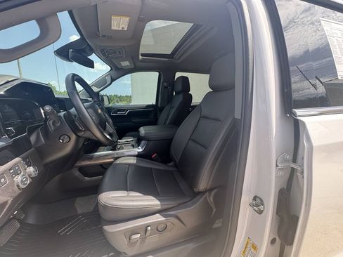 Used 2024 Chevrolet Silverado 1500 LTZ AWD/4WD image 7