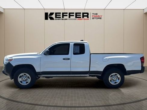Used 2021 Toyota Tacoma SR RWD image 2
