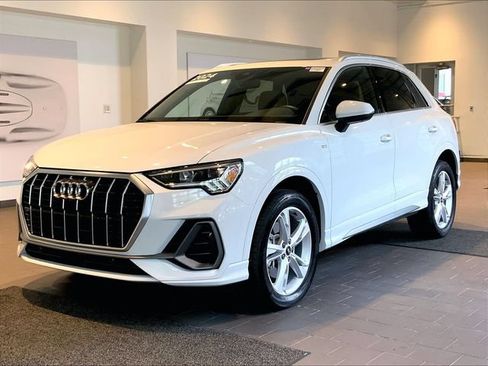 Used 2024 Audi Q3 2.0T Premium Plus w/ Premium Plus Package AWD/4WD image 2