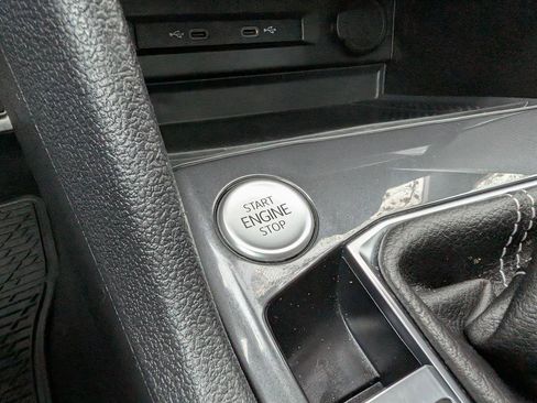 Certified 2024 Volkswagen Tiguan SE R-Line image 39