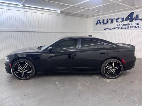 Used 2015 Dodge Charger SXT w/ Plus Group image 8