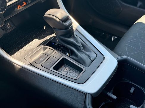 Used 2024 Toyota RAV4 XLE FWD image 34