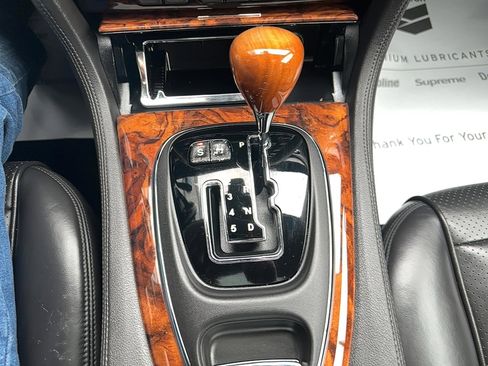 Used 2008 Jaguar XJ8 image 11