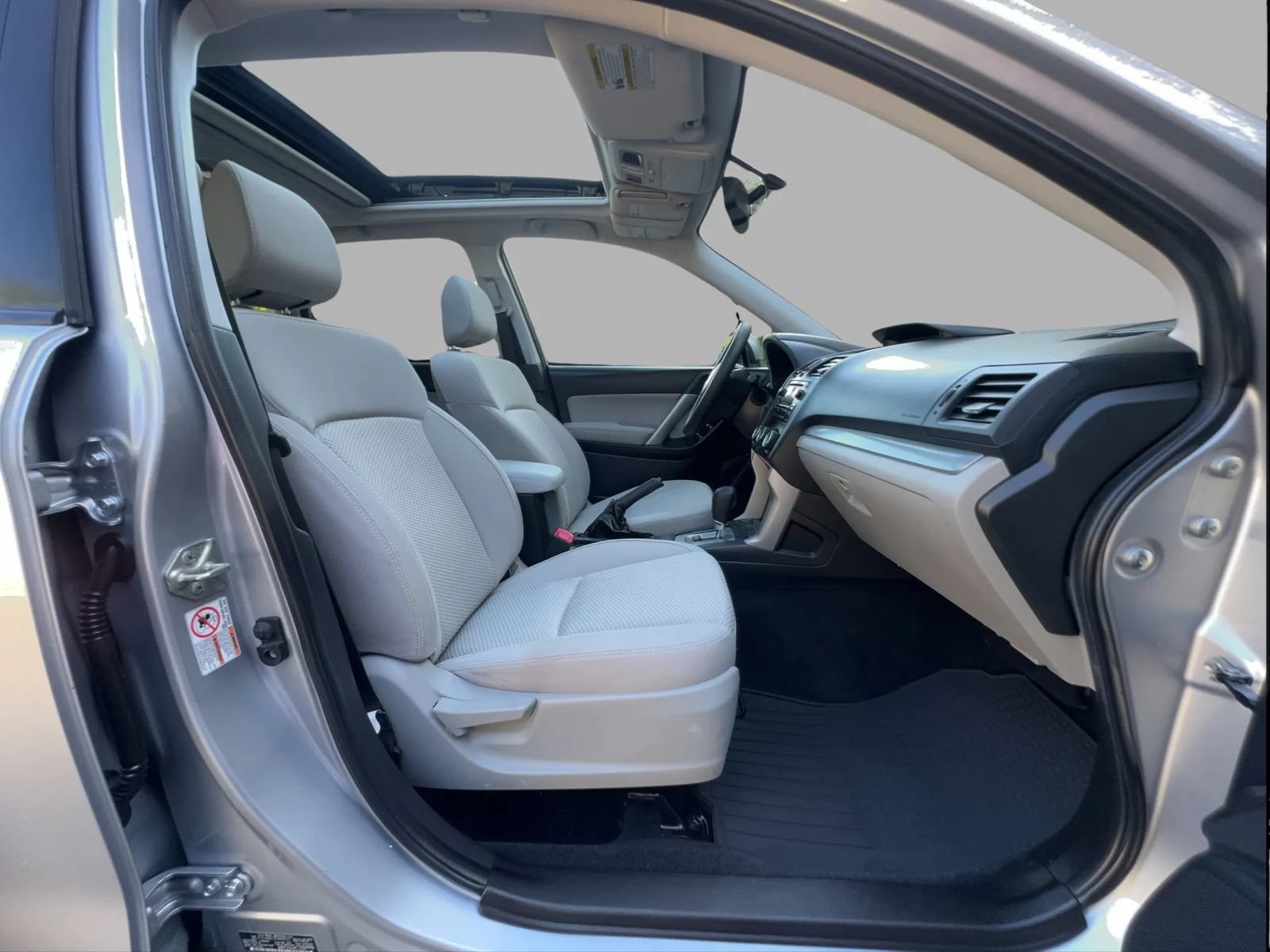 Used 2015 Subaru Forester 2.5i Premium w/ All-Weather Package AWD/4WD image 29