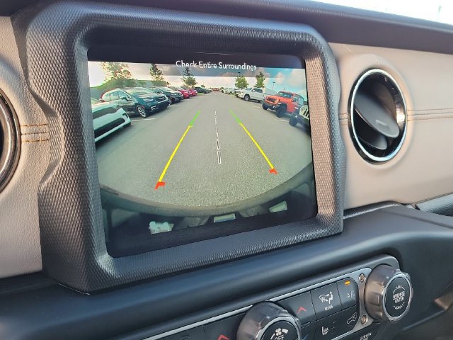 Used 2022 Jeep Wrangler Unlimited Sahara AWD/4WD image 45