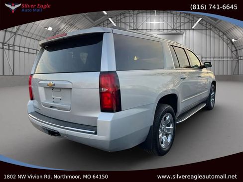 Used 2016 Chevrolet Suburban LTZ image 3