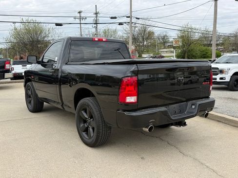 Used 2017 RAM 1500 Express w/ Black Ram 1500 Express Group AWD/4WD image 9