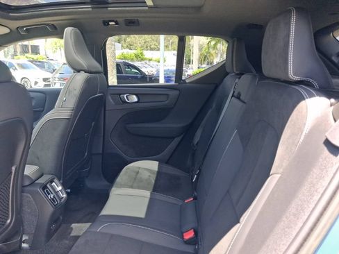 Used 2023 Volvo XC40 Recharge Plus AWD/4WD image 8