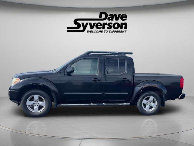 Used 2005 Nissan Frontier LE w/ (X01) Leather Pkg AWD/4WD image 2