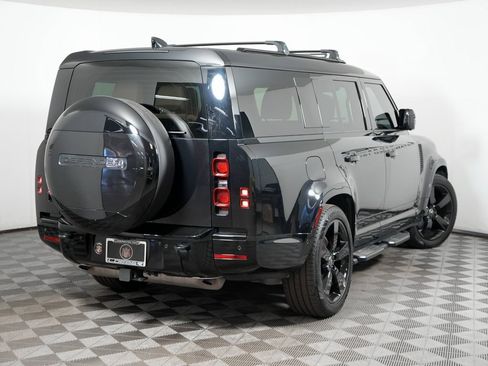 Used 2025 Land Rover Defender 130 X-Dynamic SE image 7