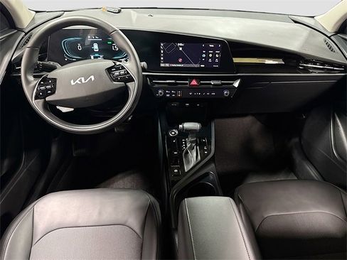 Used 2023 Kia Niro EX image 23