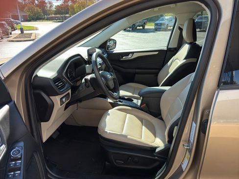 Used 2021 Ford Escape SEL image 11