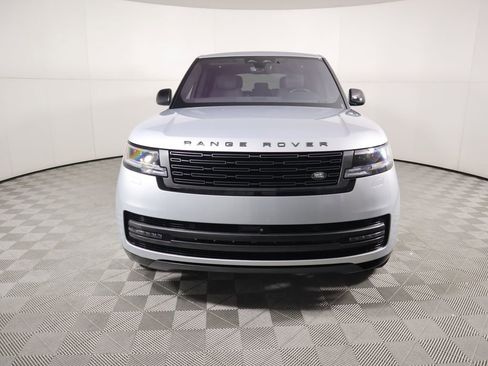 Used 2023 Land Rover Range Rover SE image 2