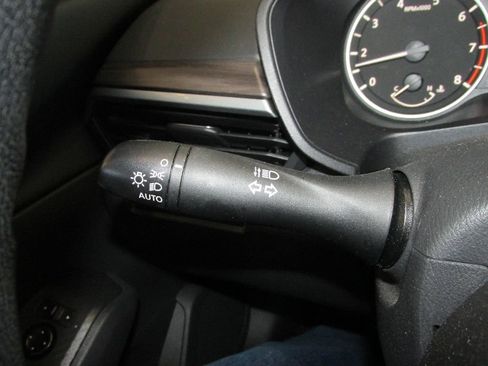 Used 2024 Nissan Altima 2.5 SV image 18