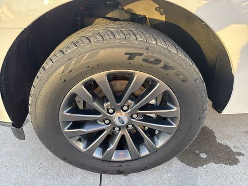 Used 2020 Ford Expedition Max Limited w/ Equipment Group 301A image 4