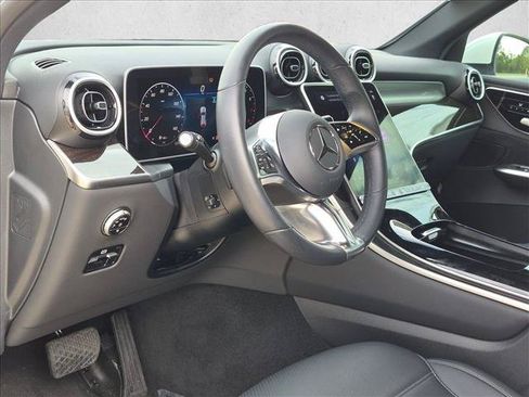 Used 2025 Mercedes-Benz GLC 300 image 10