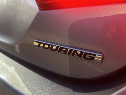 Used 2018 Honda Accord Touring image 5