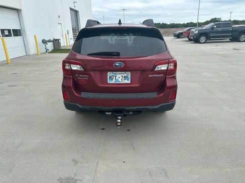 Used 2016 Subaru Outback 2.5i Limited AWD/4WD image 4