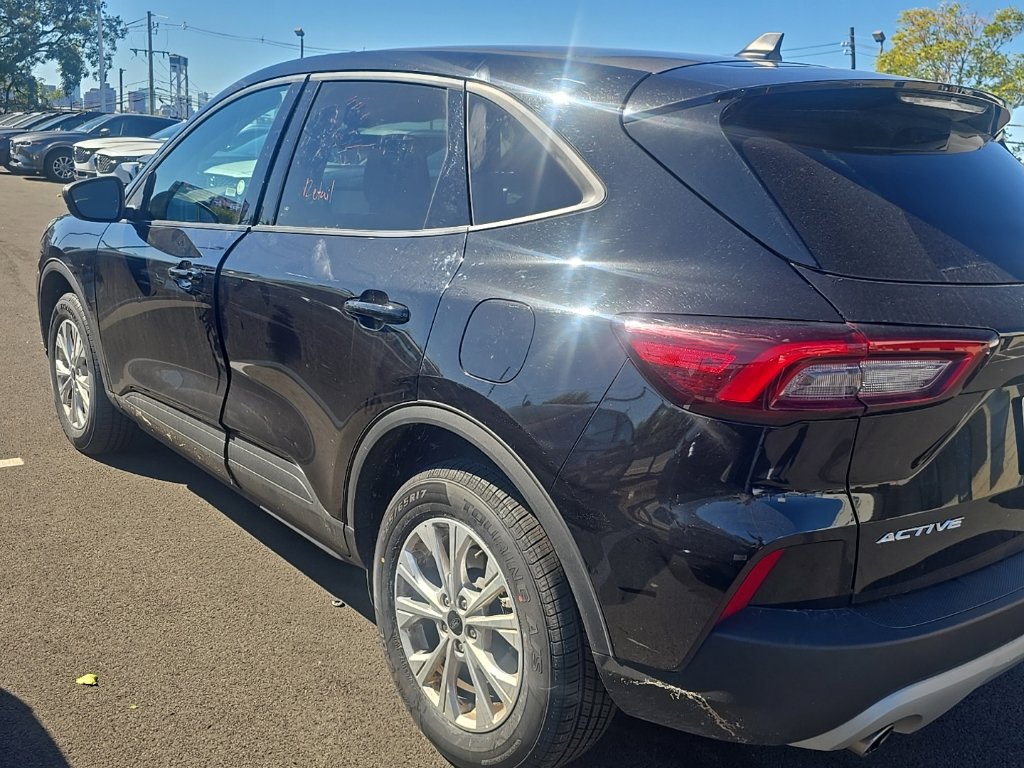 Used 2025 Ford Escape Active AWD/4WD image 4
