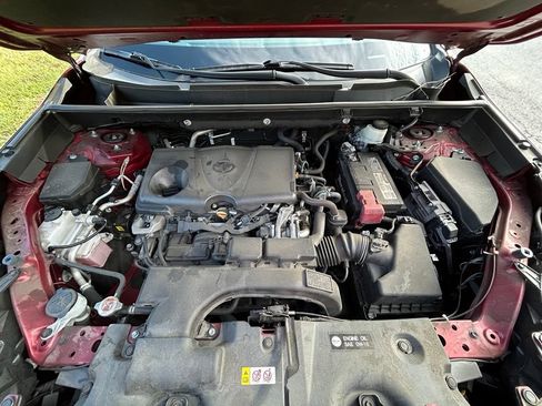 Used 2021 Toyota RAV4 XLE FWD image 12
