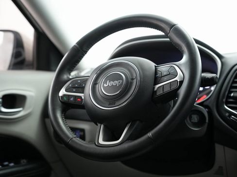 Used 2018 Jeep Compass Latitude image 11