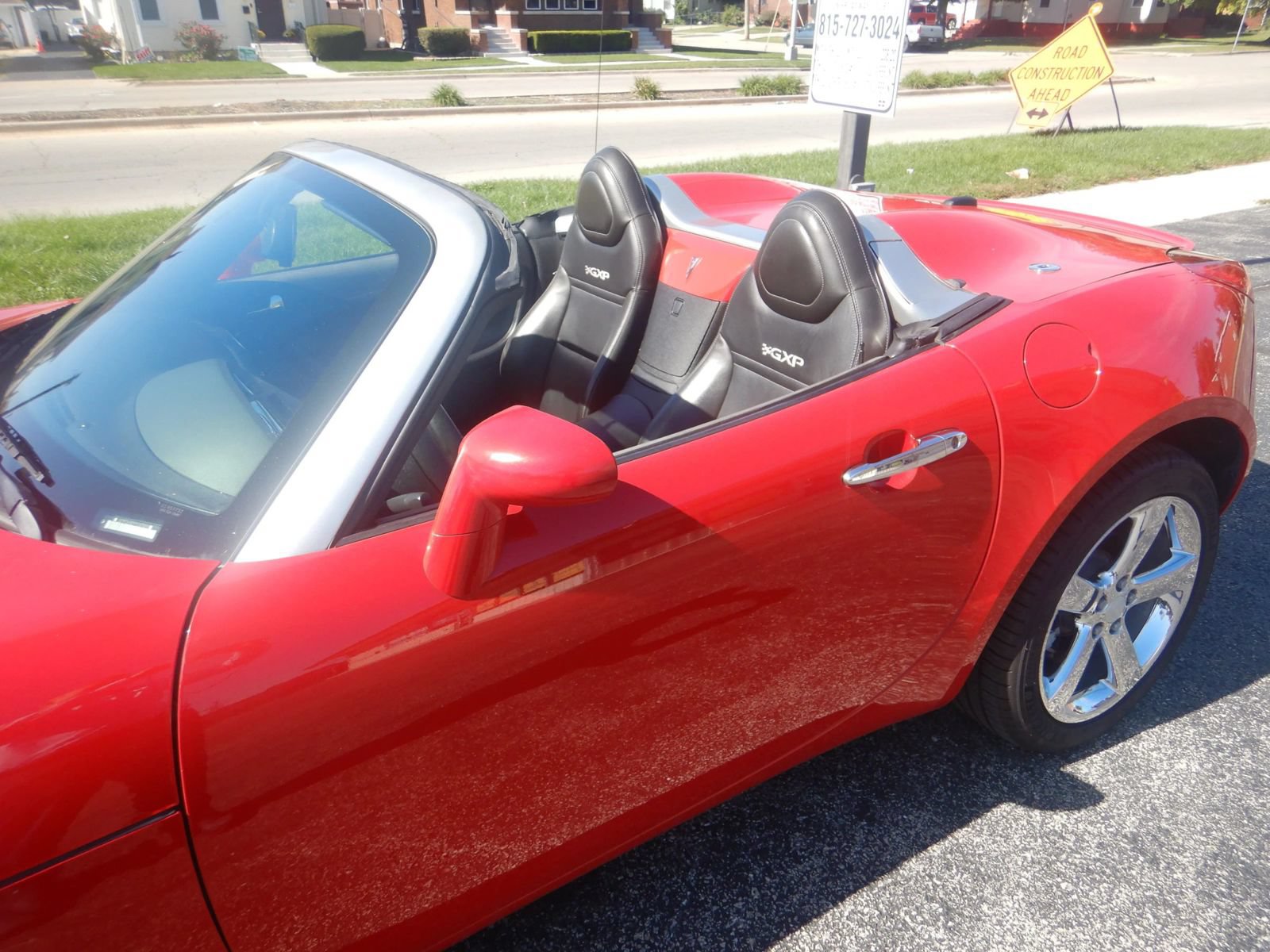 Used 2009 Pontiac Solstice GXP w/ Premium Package RWD image 2