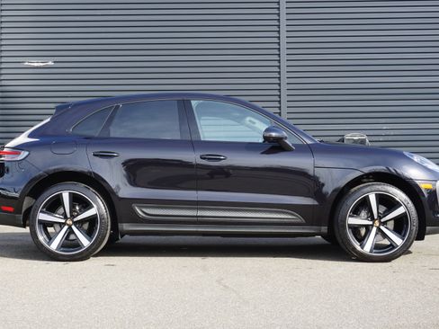Certified 2024 Porsche Macan 4DR AWD image 8