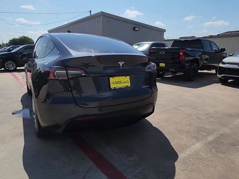 Used 2024 Tesla Model Y Long Range AWD/4WD image 7