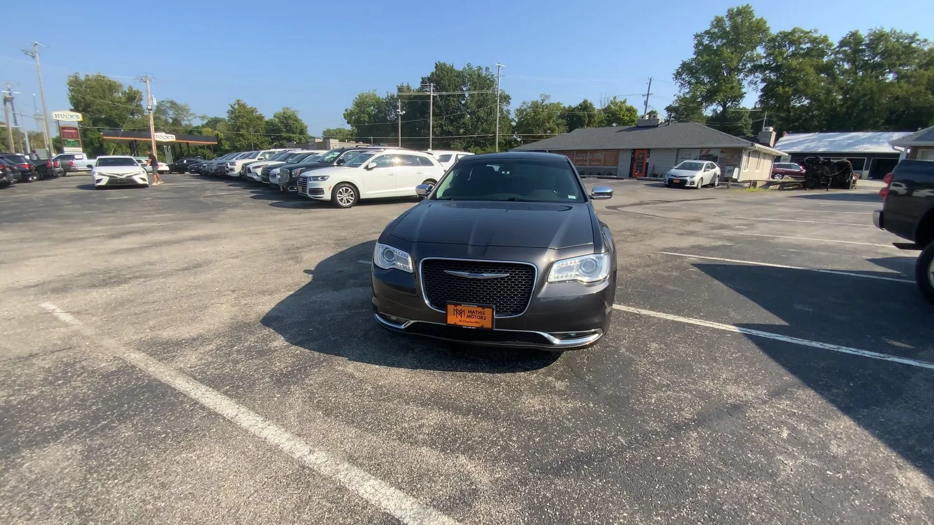 Used 2019 Chrysler 300 Limited RWD image 2