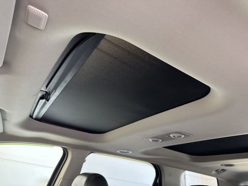 Used 2014 GMC Acadia SLT image 29