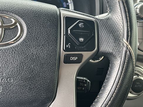 Used 2018 Toyota 4Runner Limited AWD/4WD image 19