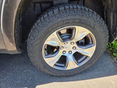 Used 2019 RAM 1500 Laramie AWD/4WD image 29