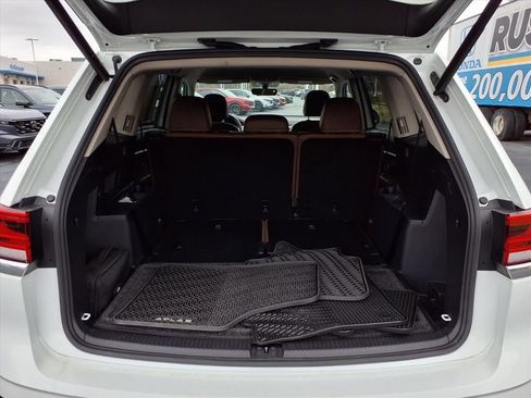 Used 2023 Volkswagen Atlas SE w/ Black Wheel Package image 25