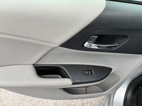 Used 2015 Honda Accord EX-L image 25