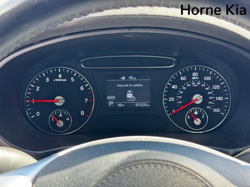 Used 2020 Kia Sorento S image 17