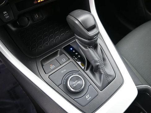 Used 2024 Toyota RAV4 LE image 20