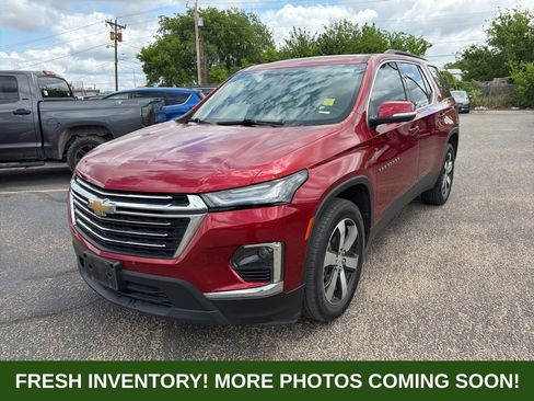 Used 2023 Chevrolet Traverse LT w/ LT Premium Package image 3