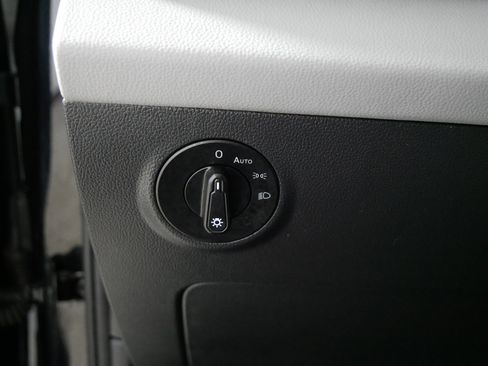 Certified 2023 Volkswagen Taos SE image 26