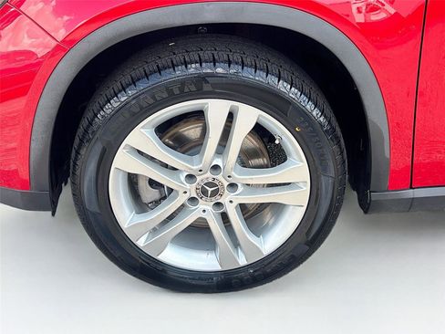 Used 2020 Mercedes-Benz GLA 250 w/ Premium Package image 29